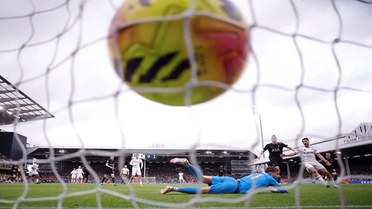 توتنهام يقترب من منطقة الخطر بعد تلقيه الخسارة العاشرة في الدوري الإنجليزي